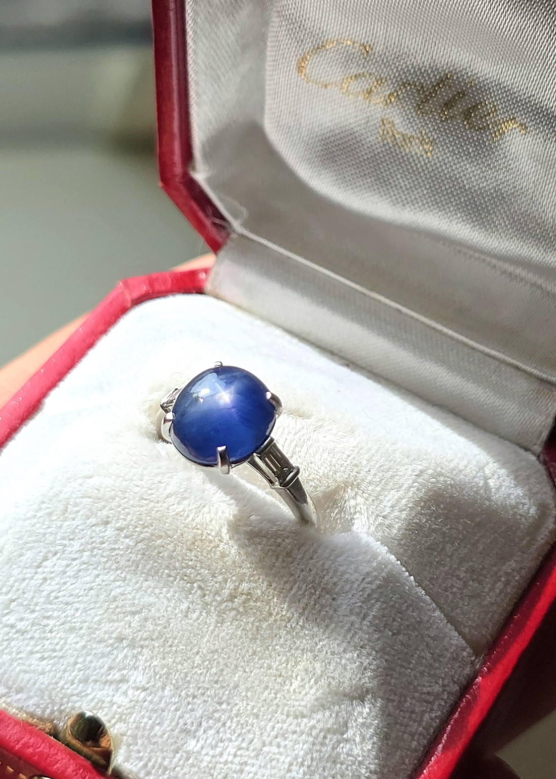 Fine gemstone ring